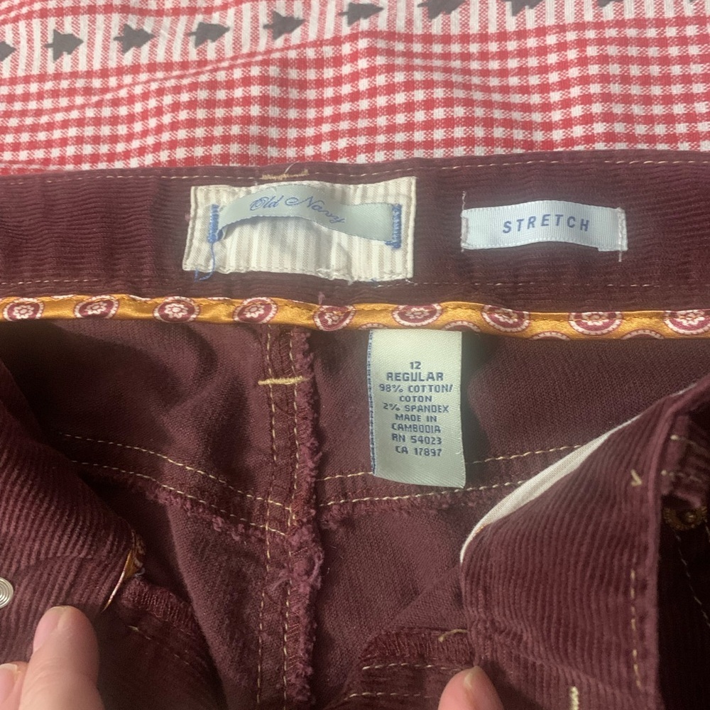 Old Navy Women's Boot Cut Jeans - Burgundy - Picture 2 of 9